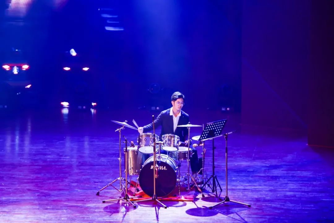 深圳新哲书院招聘_深圳新哲书院难考吗_深圳新哲文院